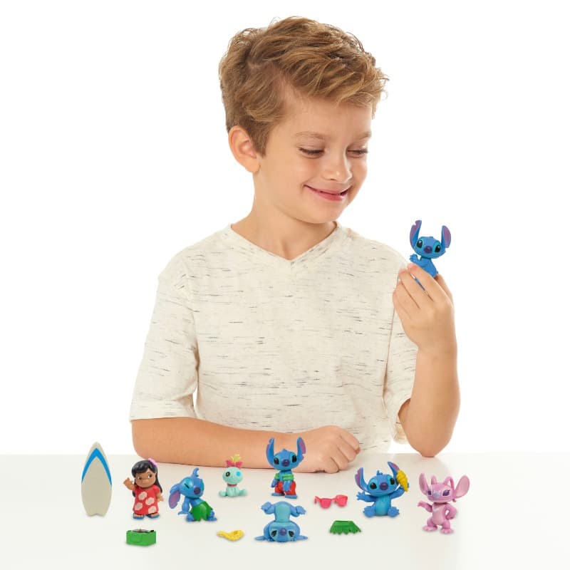 Disney Lilo And Stitch Deluxe Figure Set thumbnail 3